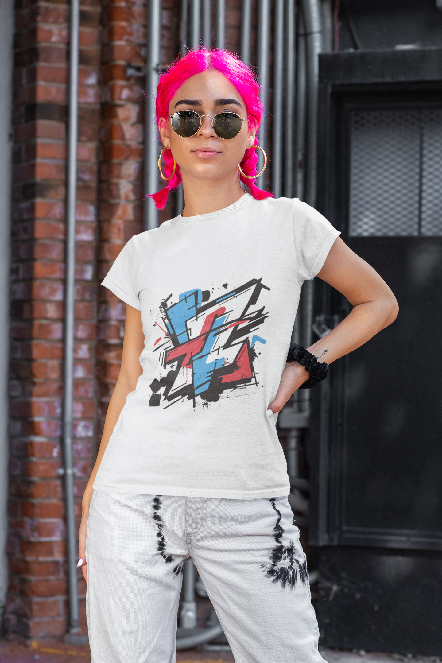 Modeez Organic Damen Shirt – „Walls Speak“ | Premium Streetwear